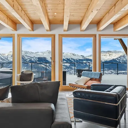 Ibex, A Cote De La Piste De Veysonnaz