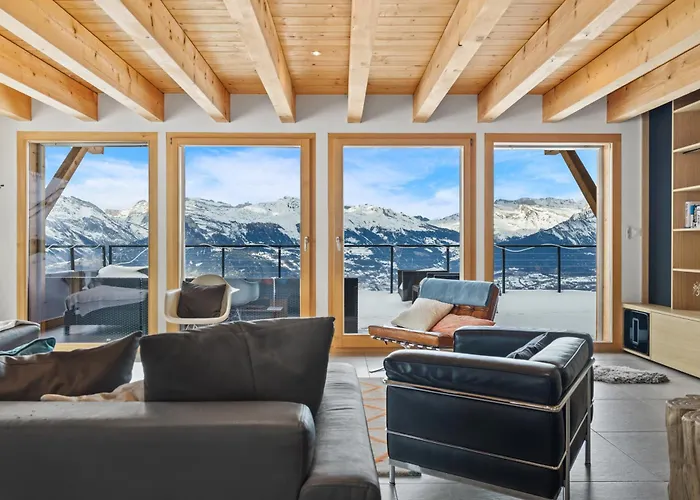 Ibex, A Cote De La Piste De Veysonnaz